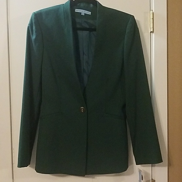 Green Blazer - Picture 2 of 6